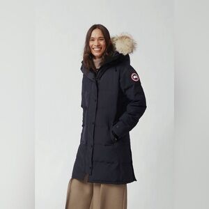 Brand NEW Canada Goose Shelburne Parka, winter jacket with fur